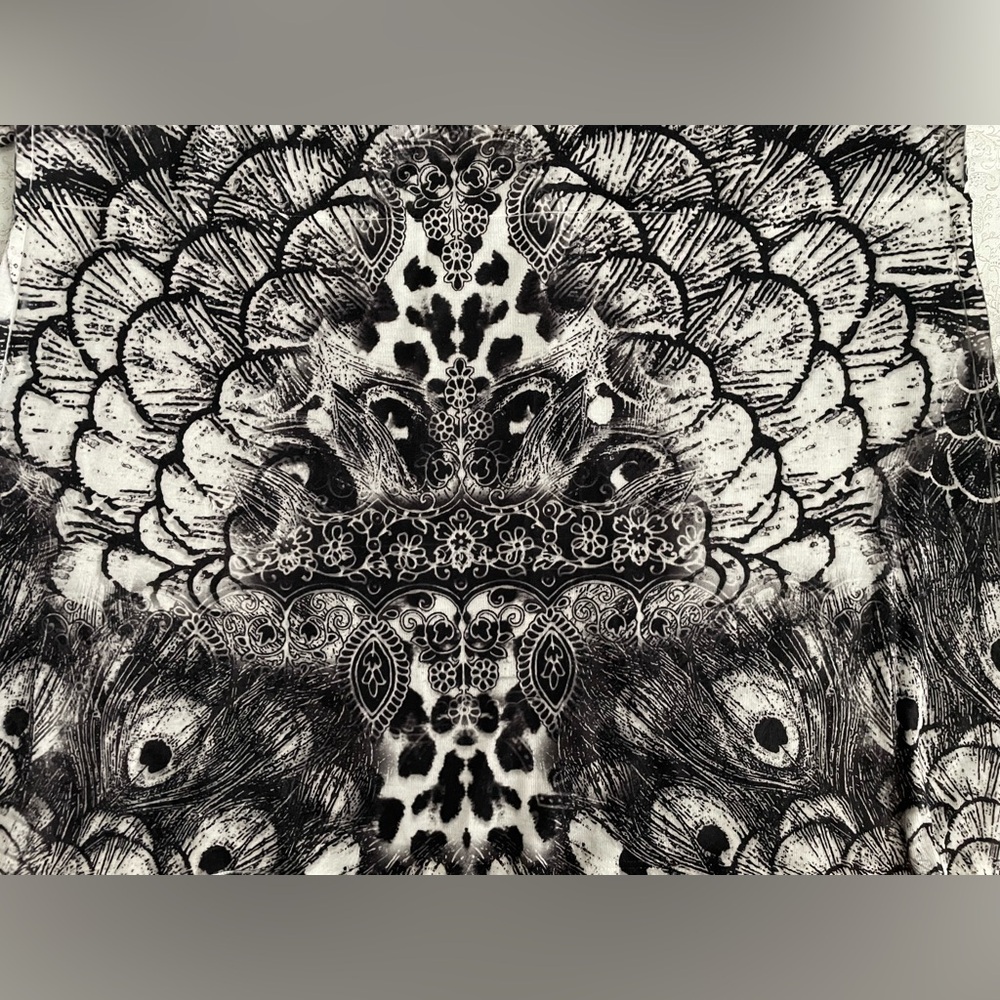 Apt 9 Womens Top 2X Peacock Print 3/4 Sleeve Artsy V Neck Black and White Casual - Picture 15 of 16